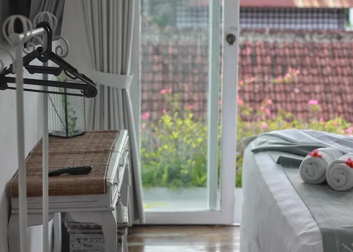 Marabia - Charming Quiet 3br In Seminyak (Bali)